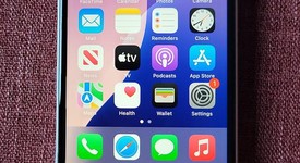 Good
													Apple iPhone SE 2nd Gen 2020 - Unlocked, White, 64 GB, A2275, photo 1 of 13