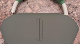 Used
													Apple AirPods Max - Green, photo 1 of 3