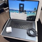 Good MacBook Air 2024 (M3) - 15 inch - 1 TB, Midnight, 24 GB, Apple M3, 10-core GPU