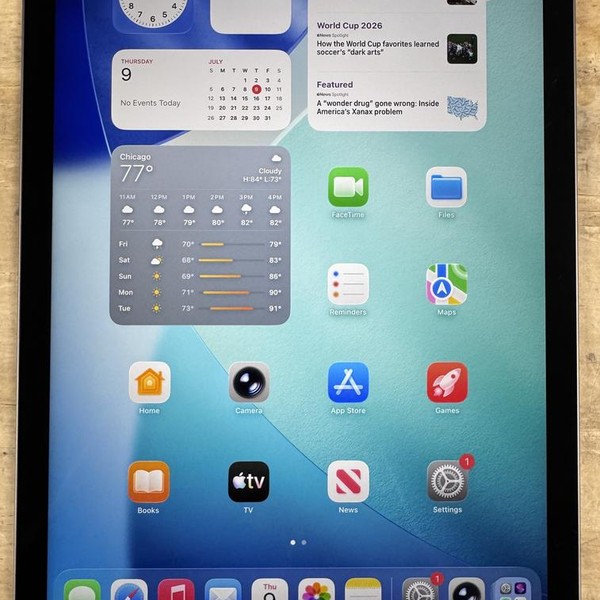 Apple iPad Air (5th Gen) - Unlocked, 64 GB, Gray, A2589