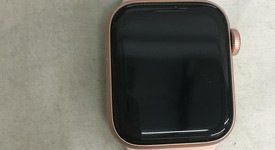 Mint
													Apple Watch SE 1st Gen 40mm - Unlocked, Gold, A2353 - Cellular, Aluminum, photo 3 of 6