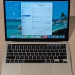 Good MacBook Pro 2022 - 13 inch - 256 GB, Silver, 8 GB, Apple M2