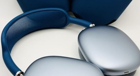 Used
													Apple AirPods Max - Sky Blue, photo 1 of 9