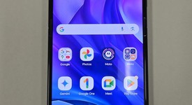 Mint
													Motorola Razr Plus (2024) - Unlocked, Navy Blue, 256 GB, 12 GB, photo 3 of 8