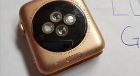 Good
													Apple Watch Series 3 42mm - Unlocked, Gold, A1861, Aluminum, photo 4 of 8
