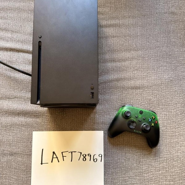 Xbox Series X (2020) - 1 TB, Black, standard