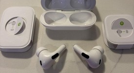 Used
													Apple AirPods Pro - Wireless Case, photo 2 of 3