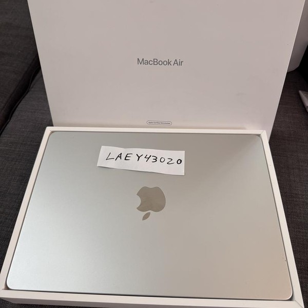 MacBook Air 2024 (M3) - 13 inch - 256 GB, Silver, 16 GB, Apple M3, 8-core GPU