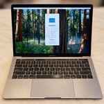 Good MacBook Pro 2018 (With Touch Bar) - 13 inch - 512 GB, Silver, 16 GB, Intel Core i7