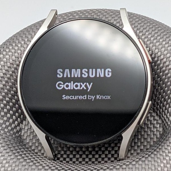 Samsung Galaxy Watch6 - Unlocked, Gold, 40mm