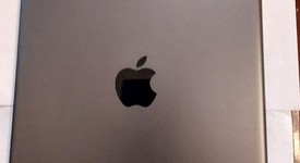 Good
													Apple iPad 9th Gen - Unlocked, Gray, 64 GB, A2603, photo 3 of 4