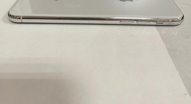 Mint
													Apple iPhone Xs - Unlocked, Silver, 64 GB, A1920, photo 5 of 6
