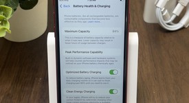 Fair
													Apple iPhone SE 2nd Gen 2020 - Unlocked, Red, 64 GB, A2275, photo 2 of 7