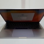 Fair MacBook Pro 2017 (With Touch Bar) - 13 inch - 512 GB, Gray, 8 GB, Intel Core i5