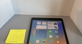 Fair
													Apple iPad 9th Gen - Unlocked, Gray, 64 GB, A2603, photo 1 of 7