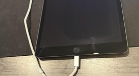 Good
													Apple iPad 9th Gen - Verizon, Gray, 64 GB, A2603, photo 1 of 10