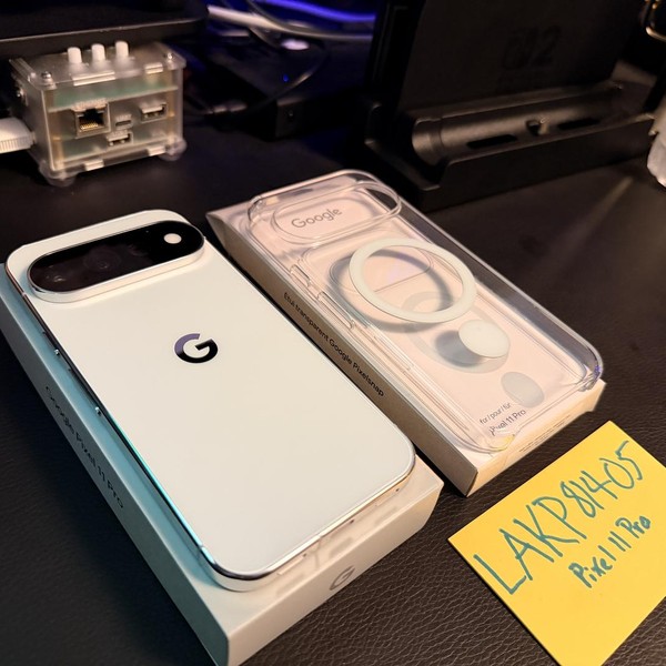 Google Pixel 11 Pro - Unlocked, 256 GB, Fog, 12 GB, G7SWN