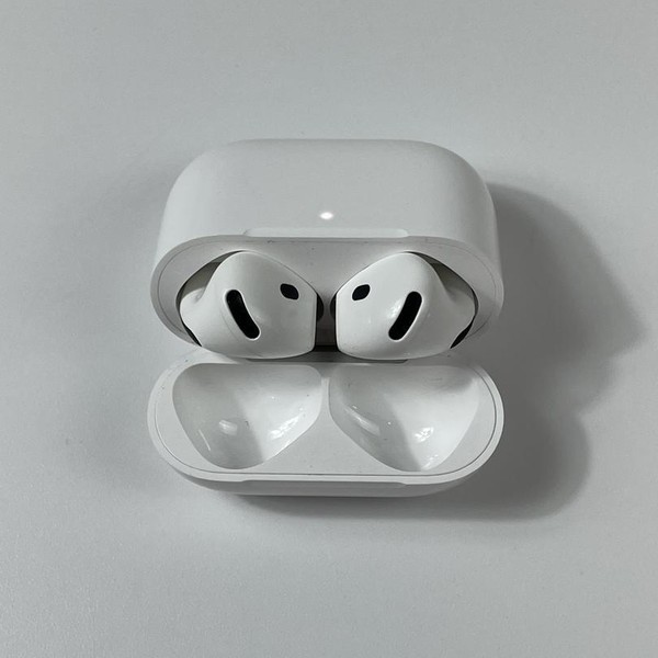 Apple AirPods (4th Gen) - Active Noise Cancellation