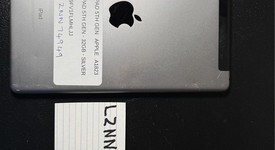 Good
													Apple iPad 5th Gen - Unlocked, Gray, 32 GB, A1823, photo 3 of 4