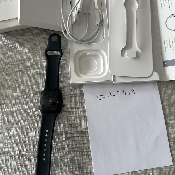 Apple Watch SE 2nd Gen 40mm - Midnight, A2722 - GPS, Aluminum