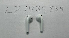 Used
													Apple AirPods 2nd Gen - Lightning Case, photo 3 of 11