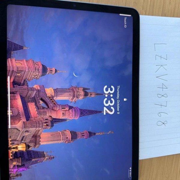 Apple iPad Air 5th Gen - Wi-Fi, 64 GB, Blue, A2588