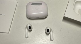 Used
													Apple AirPods 3rd Gen - Lightning Case, photo 3 of 3