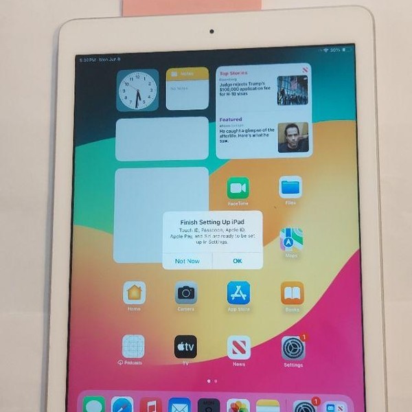 Apple iPad (6th Gen) - Wi-Fi, 128 GB, Silver, A1893