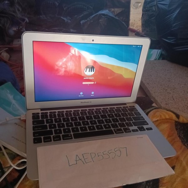 MacBook Pro 2013 (Retina) - 13 inch - 512 GB, Silver, 4 GB