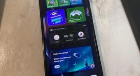 Mint
													Motorola Razr (2025) - Unlocked, Blue, 256 GB, 8 GB, photo 3 of 7