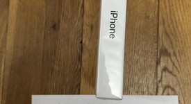 New
													Apple iPhone SE 2nd Gen 2020 - Unlocked, Black, 128 GB, A2275, photo 4 of 5