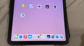 Mint
													Apple iPad Air 5th Gen - Unlocked, Gray, 64 GB, A2589, photo 5 of 19