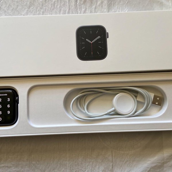 Apple Watch Series 6 44mm - Gray, A2292 - GPS, Aluminum