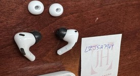 Used
													Apple AirPods Pro 2nd Gen - Lightning, photo 5 of 7