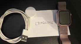 Good
													Apple Watch Series 6 40mm - Gold, A2291 - GPS, Aluminum, photo 2 of 10