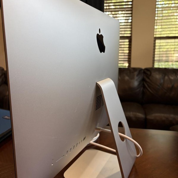 iMac 2017 21.5 inch - 1 TB, 8 GB, Intel Core i5
