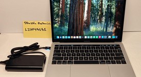 Good
													MacBook Pro 2018 (With Touch Bar) - 13" - I7, Silver, 1 TB, 16 GB, photo 3 of 20