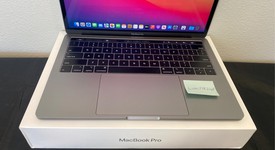 Good
													MacBook Pro 2018 (With Touch Bar) - 13" - I5, Gray, 512 GB, 8 GB, photo 2 of 10