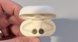 Used
													Apple AirPods 2nd Gen - Wireless Case, photo 4 of 8