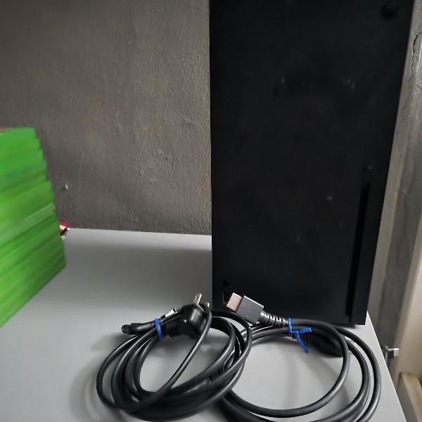 Xbox Series X (2020) - 1 TB, Black, standard