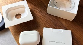 Used
													Apple AirPods Pro 2 - Lightning, photo 1 of 8