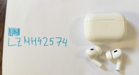 Used
													Apple AirPods Pro 2 - Lightning, photo 4 of 4