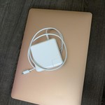 Good MacBook Air 2020 - 13 inch - 256 GB, Gold, 8 GB, Intel Core i3