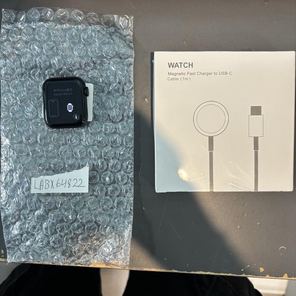 Apple Watch SE 3rd Gen 40mm - Unlocked, Midnight, A3326 - Cellular