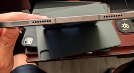 Mint
													Apple iPad Pro 11" 4th Gen 2022 - Unlocked, Gray, 128 GB, photo 2 of 10