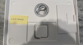 Good
													MacBook Air 2020 - 13" - I7, Silver, 256 GB, 16 GB, photo 3 of 8