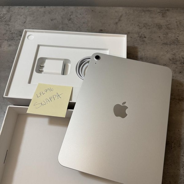 Apple iPad 11th Gen - Wi-Fi, 128 GB, Silver, A3354