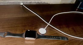 Good
													Apple Watch Series 3 38mm - Unlocked, Gold, A1860, Aluminum, photo 1 of 10