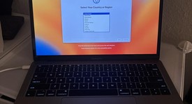Good
													MacBook Pro 2017 (No Touch Bar) - 13" - I5, Gray, 256 GB, 8 GB, photo 1 of 4