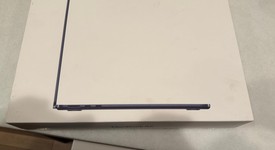 New
													MacBook Air 2025 (M4) - 13" - Apple M4, Midnight, 256 GB, 16 GB, photo 2 of 5